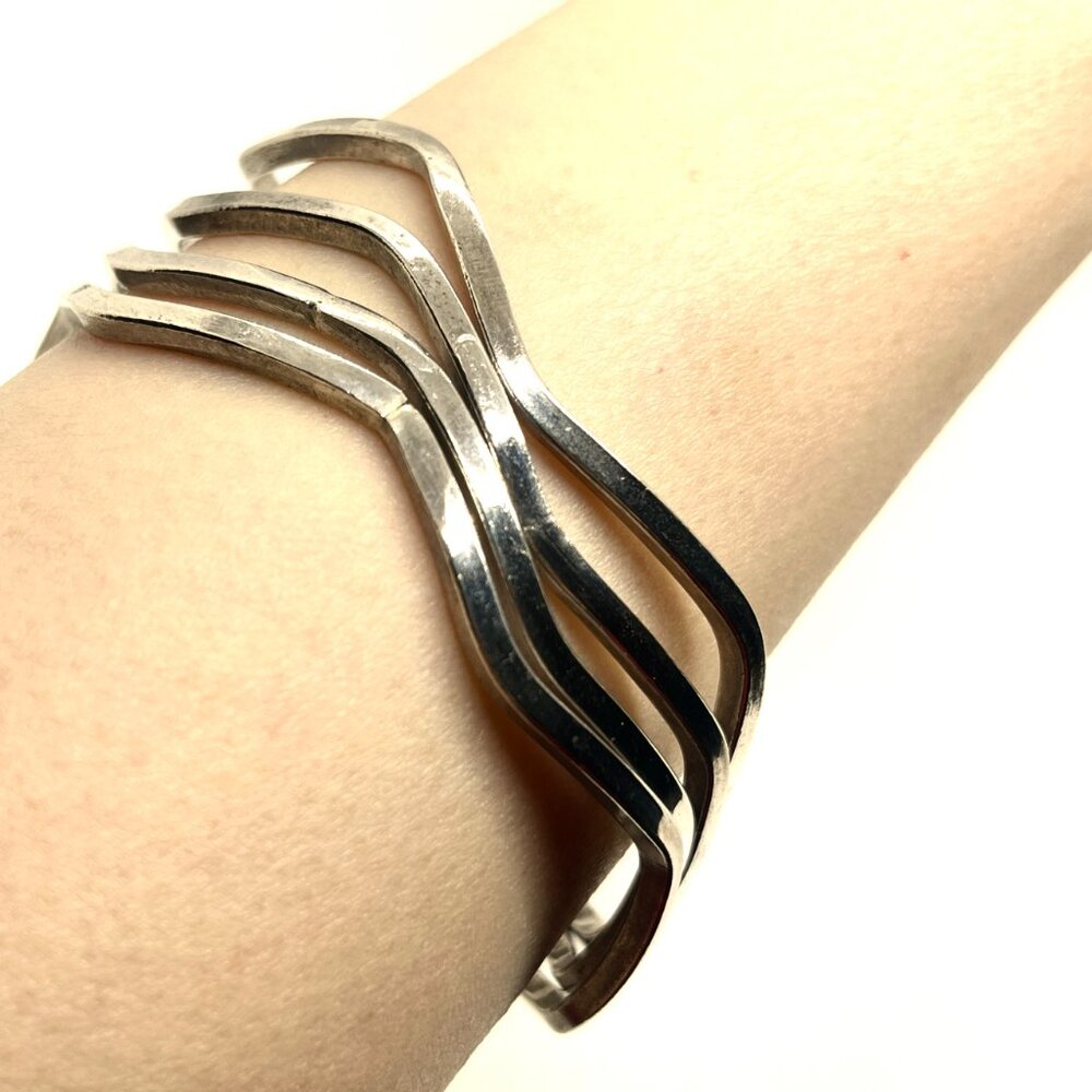 SILVER TONE WAVY Wavy Stackable Bangle Cuff Bracelet Modernist Minimalist